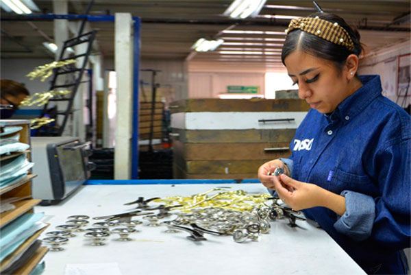 HERRAJES DECORATIVOS PARA MUEBLES